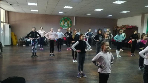 Двудневен лагер с ансамбъл “Детелини“ си спретнаха гимнастичките ни