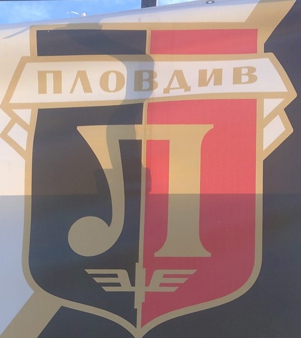 Розите завършиха контролите в елитната група с равенство