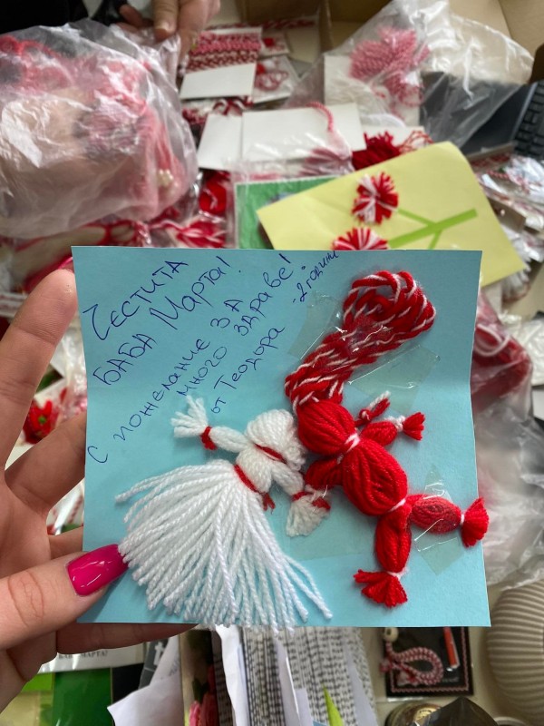 Децата от казанлъшката ДГ “Еделвайс“ изработиха над 500 мартенички за празника 