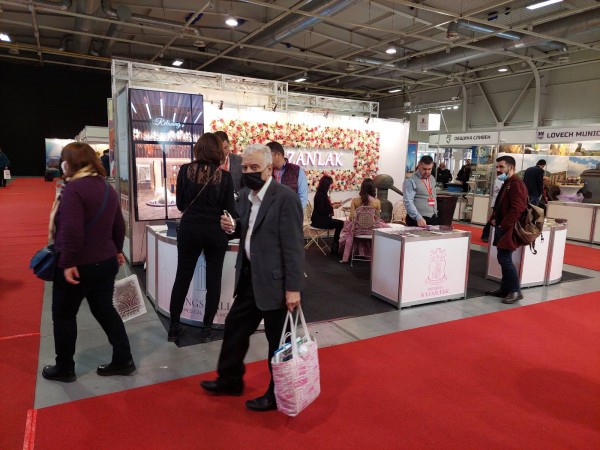 С партньорството на спа комплекс „Кингс валей“ Община Казанлък привлича интереса на посетителите на „Ваканция и спа експо“