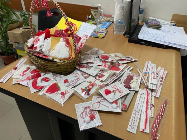 Децата от казанлъшката ДГ “Еделвайс“ изработиха над 500 мартенички за празника 