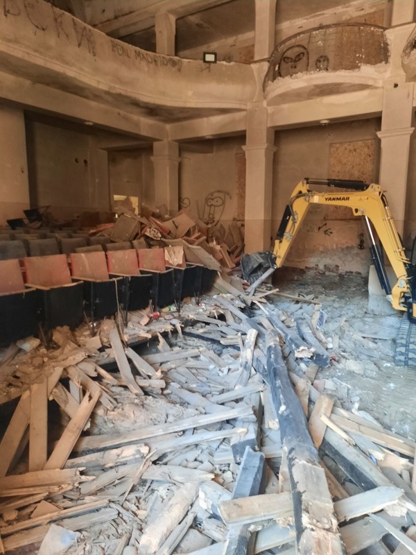 Бесарабският славей Лилия Семкова засне клип в читалището в Шипка