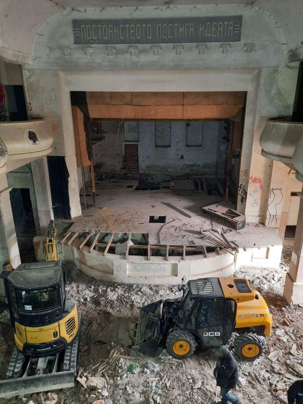 Бесарабският славей Лилия Семкова засне клип в читалището в Шипка