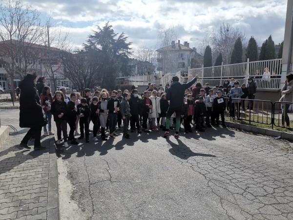 Казанлъшки ученици се състезаваха в празничен крос