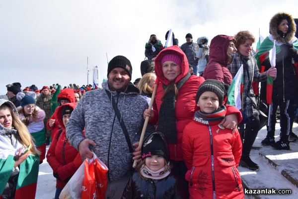 Учителка на Шипка: Аз уших байряка, аз му турих знака