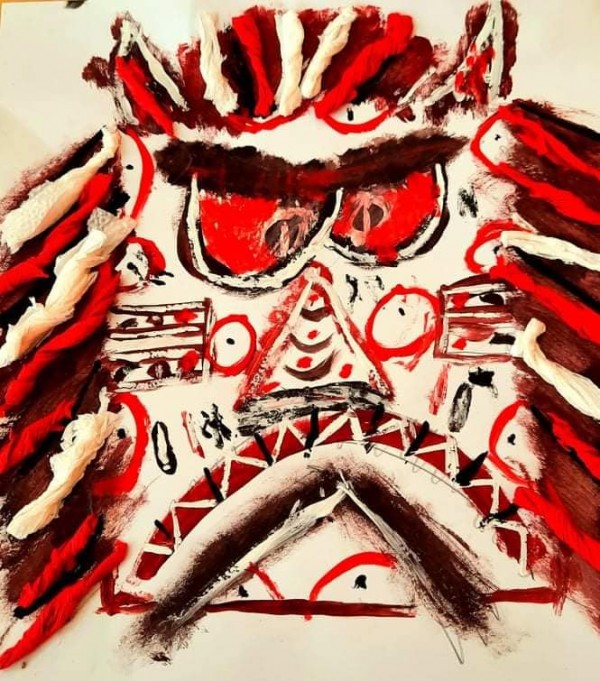 Третокласници подредиха красива изложба с кукерски маски