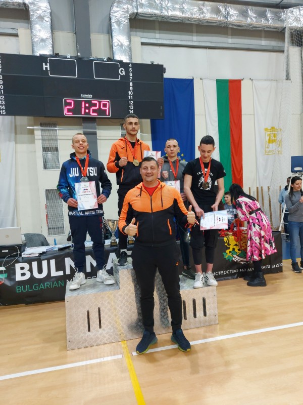 Две шампионски титли и купа за отборно представяне от Държавното първенство по ММА за състезателите на СНЦ „СК Аргус ММА“