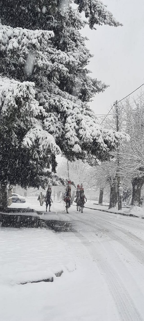 Шипченци пресъздадоха автентичния кукерския ритуал