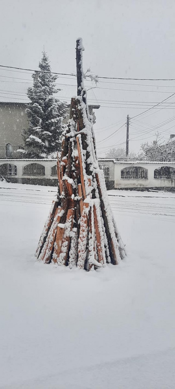 Шипченци пресъздадоха автентичния кукерския ритуал