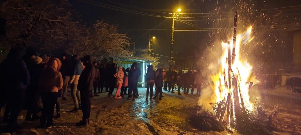 Шипченци пресъздадоха автентичния кукерския ритуал