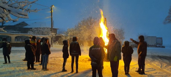 Шипченци пресъздадоха автентичния кукерския ритуал