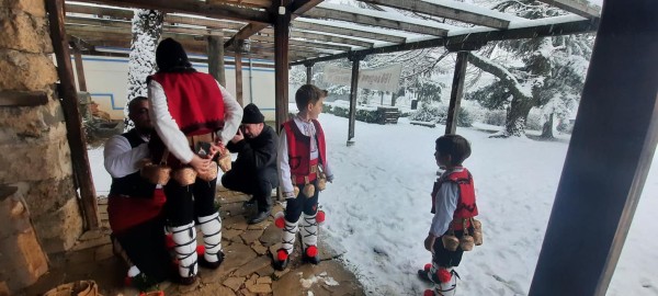 Шипченци пресъздадоха автентичния кукерския ритуал