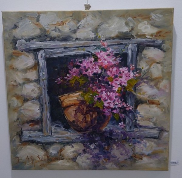 Изложбата “Женското начало“ в Казанлък внася повече очарование в празничния 8 март