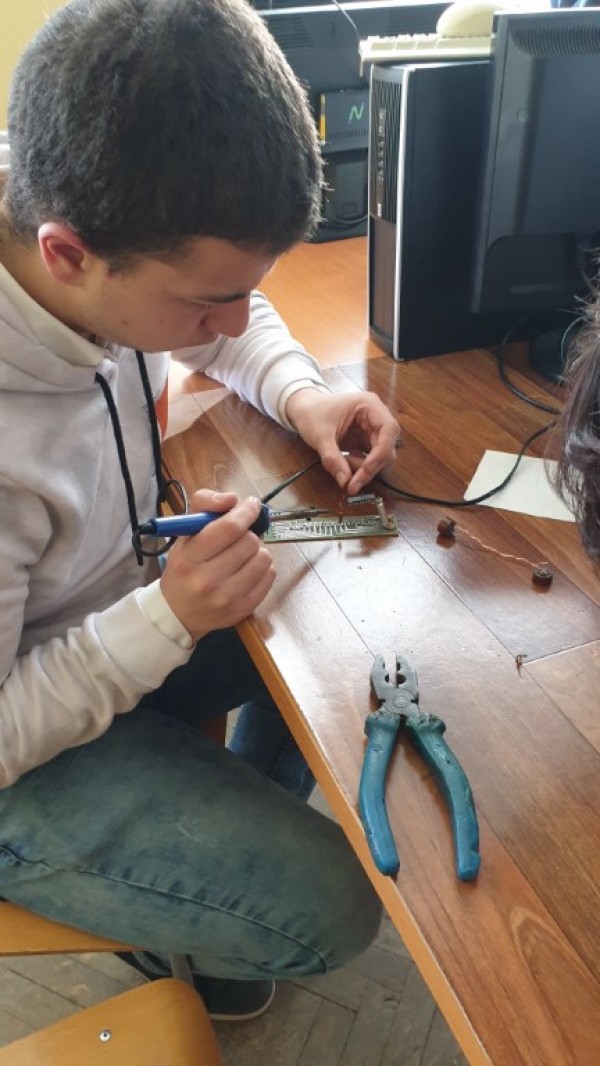 Специалност “Компютърна техника и технологии“ дава старт на Месеца на професиите в Механото