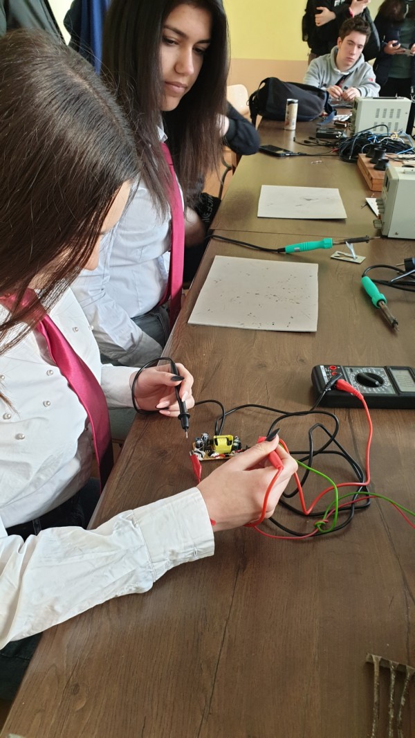 Специалност “Компютърна техника и технологии“ дава старт на Месеца на професиите в Механото