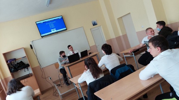 Специалност “Компютърна техника и технологии“ дава старт на Месеца на професиите в Механото