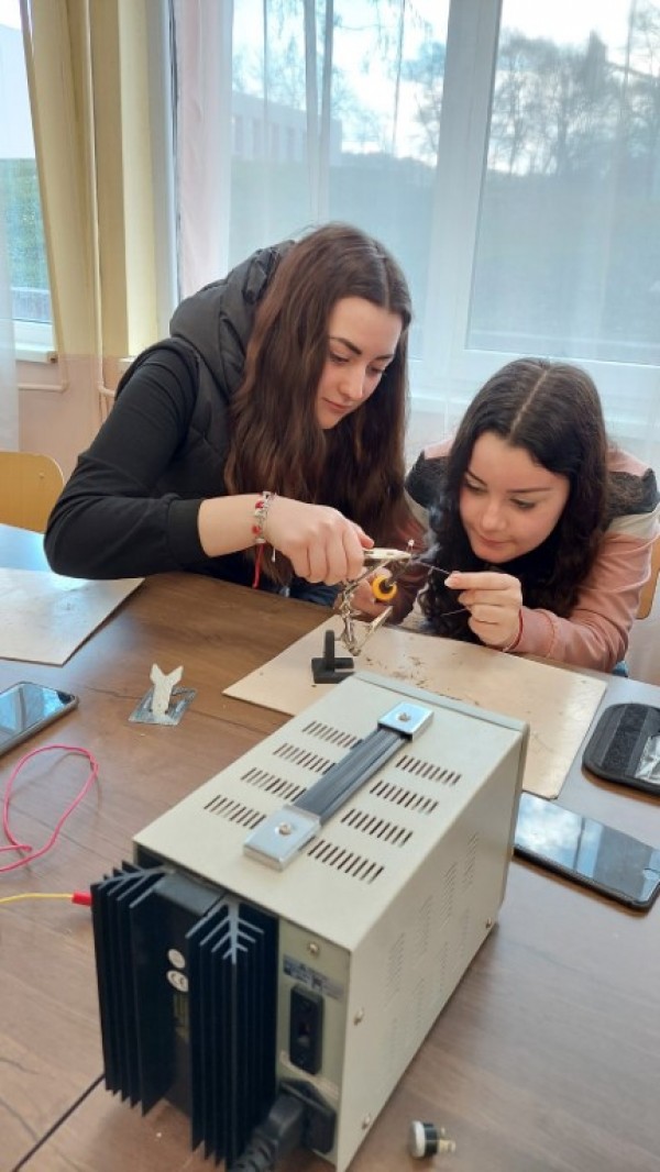 Специалност “Компютърна техника и технологии“ дава старт на Месеца на професиите в Механото