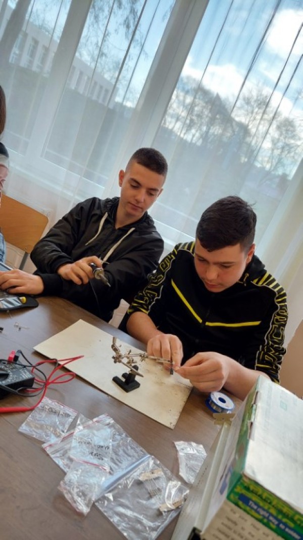 Специалност “Компютърна техника и технологии“ дава старт на Месеца на професиите в Механото