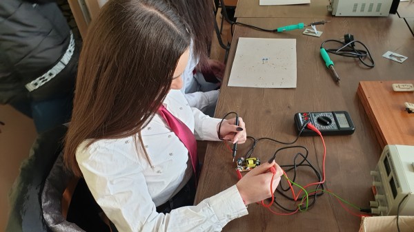 Специалност “Компютърна техника и технологии“ дава старт на Месеца на професиите в Механото