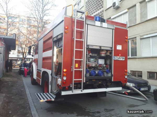 Горя таванско помещение в блок в Казанлък