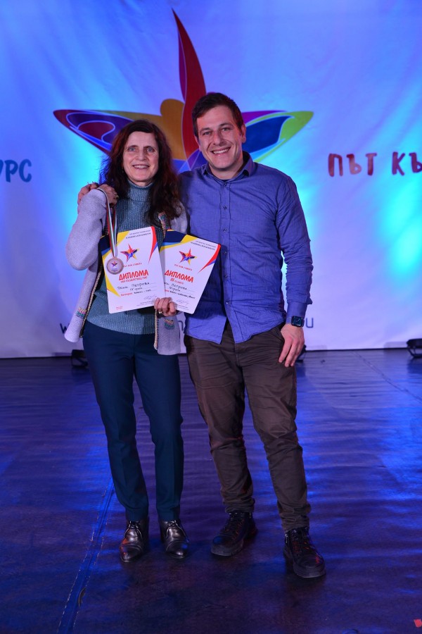 Певицата от школа “Орфей“ Рени Петрова спечели стипендия от МОН