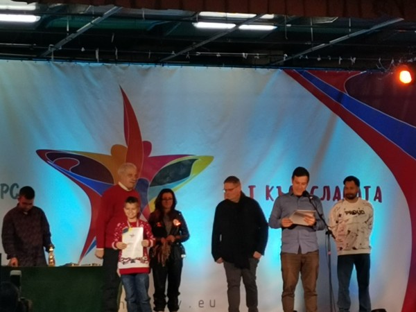 Певицата от школа “Орфей“ Рени Петрова спечели стипендия от МОН