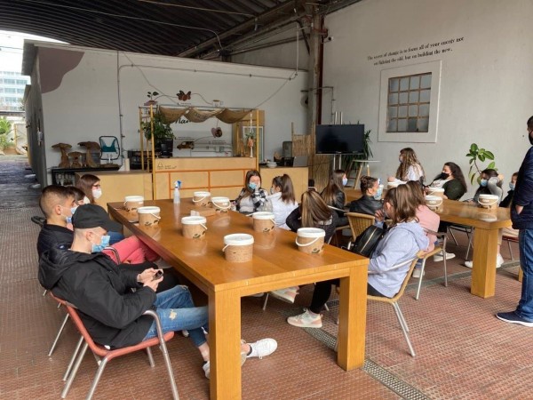 Зрелостници от ПГЛПТ обмениха опит в Лисабон, Португалия