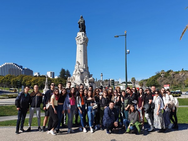 Зрелостници от ПГЛПТ обмениха опит в Лисабон, Португалия