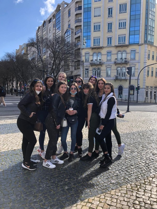 Зрелостници от ПГЛПТ обмениха опит в Лисабон, Португалия
