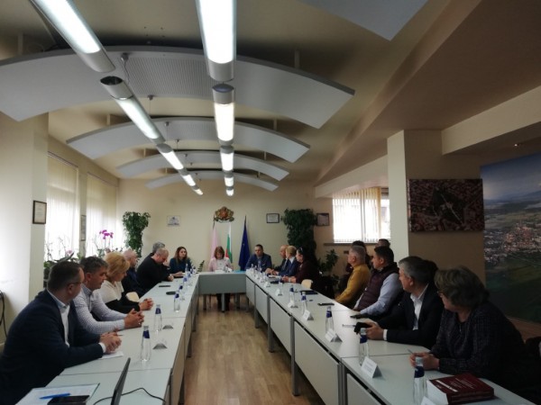 Първа среща на институционално ниво между Министерство на туризма и Туристически район „Долината на розите“