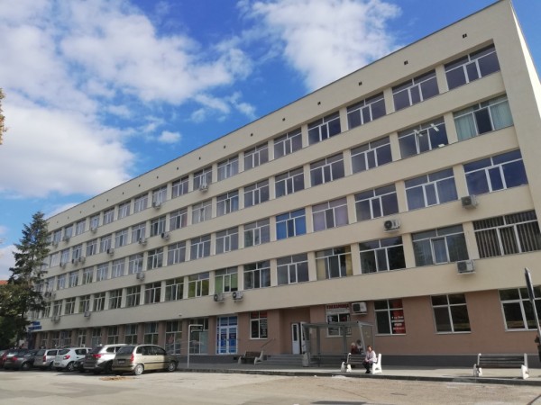 Закупените от Общината ново поколение апаратура за рентгенови снимки и нов ехограф вече са в  ДКЦ Поликлиника Казанлък