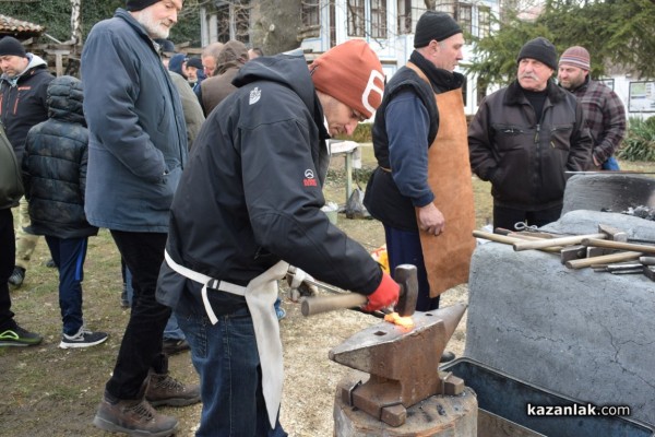 Майстори и любители на ножарството от цялата страна се събраха в Шипка 