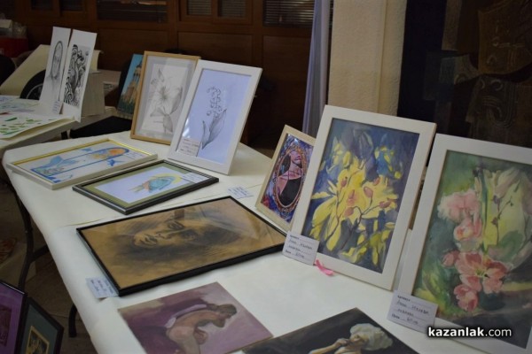 Над 2000 лв. събраха младите художници за Маги