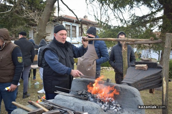 Майстори и любители на ножарството от цялата страна се събраха в Шипка 
