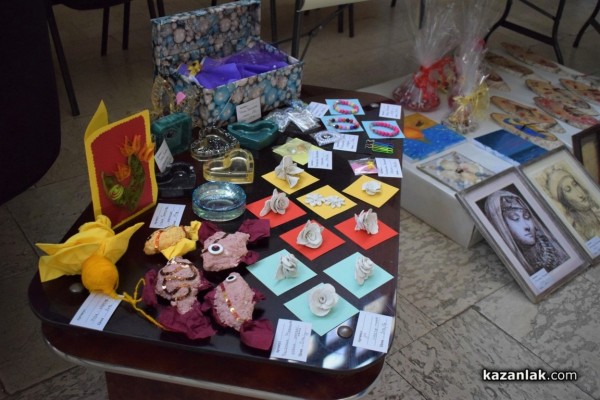 Над 2000 лв. събраха младите художници за Маги