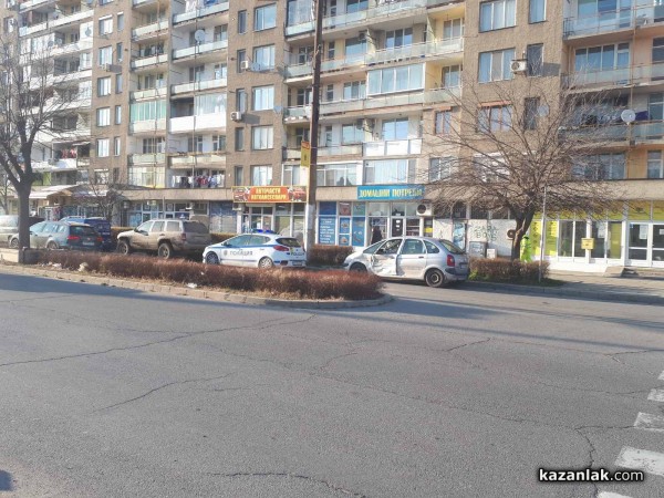 Джип отне предимство и блъсна Ситроен на кръстовището до Шела