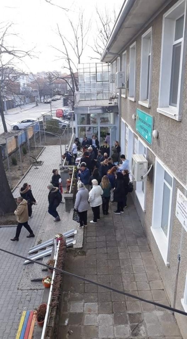 Близо 2200 лв. събра благотворителния кулинарен базар за Маги