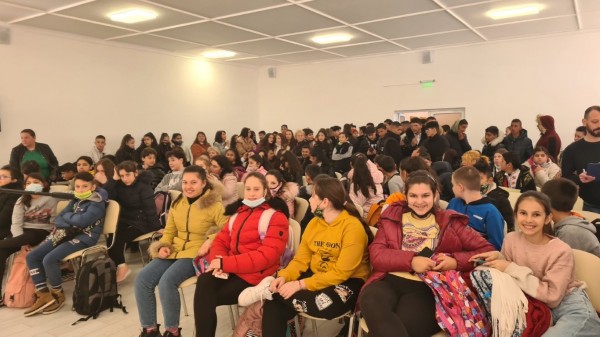 Отличиха победителите в конкурса за драматизация „Аз чета Чудомир“ 