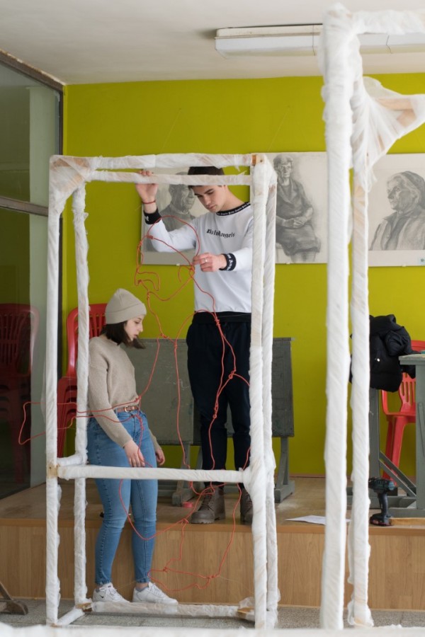 Арт инсталация “Нашенците“ наредиха ученици от Художествената гимназия 