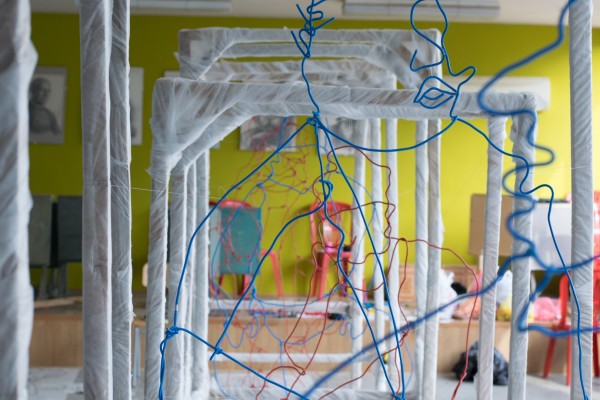 Арт инсталация “Нашенците“ наредиха ученици от Художествената гимназия 