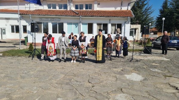 Ученици от Сопот, Мъглиж и Павел баня се превъплатиха в Чудомирови герои