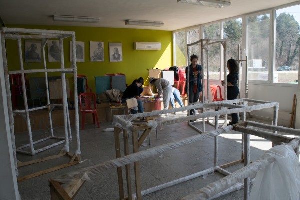 Арт инсталация “Нашенците“ наредиха ученици от Художествената гимназия 