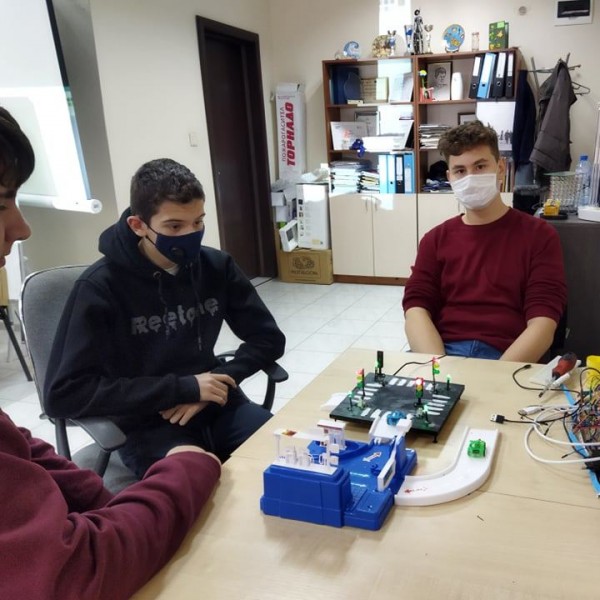 ИКТ Център лицензира още професии с осигурен стаж в чужбина