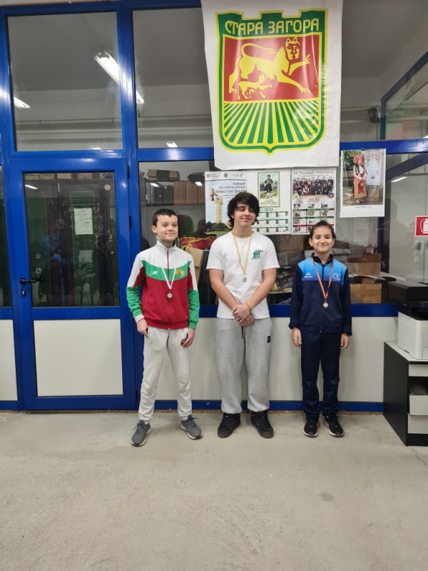 Казанлъшките стрелци завоюваха 13 медала от турнир в Стара Загора 