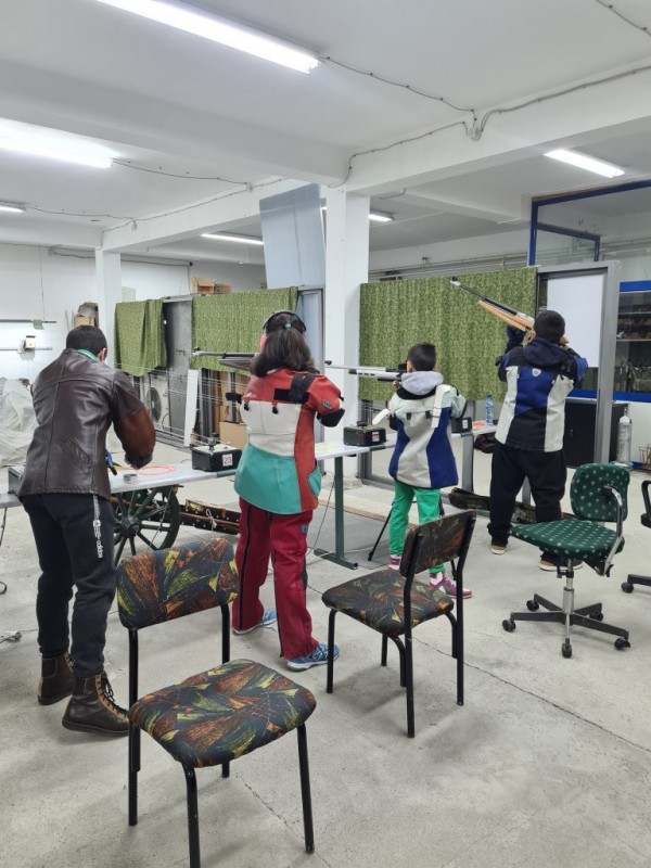 Казанлъшките стрелци завоюваха 13 медала от турнир в Стара Загора 