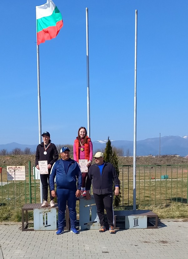 С 8 медала се окичиха стрелците от “Балиста“ от турнира в Казанлък