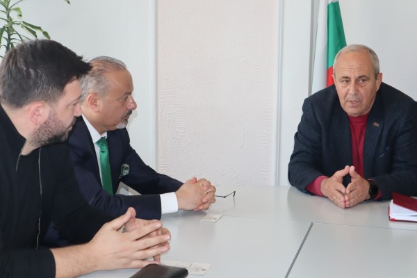 Турска фирма ще вложи над 5 млн. евро в предприятие за преработка на розово масло и лавандула в Старозагорско