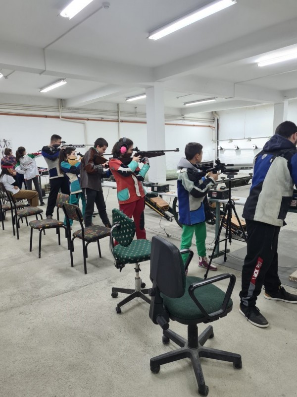 Казанлъшките стрелци завоюваха 13 медала от турнир в Стара Загора 