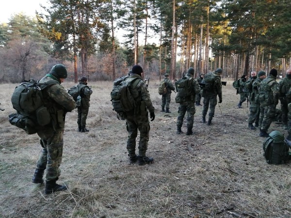 Военнослужещи показаха умения по оцеляване