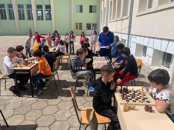 Турнир по шахмат отличи най-добрите в ОУ “Св. Паисий Хилендарски“